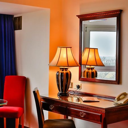 Maldron Hotel Merrion Road Dublin Buitenkant foto