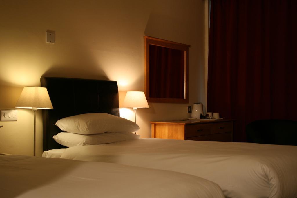 Maldron Hotel Merrion Road Dublin Buitenkant foto