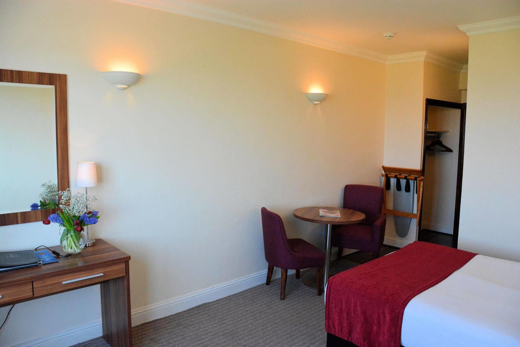 Maldron Hotel Merrion Road Dublin Buitenkant foto