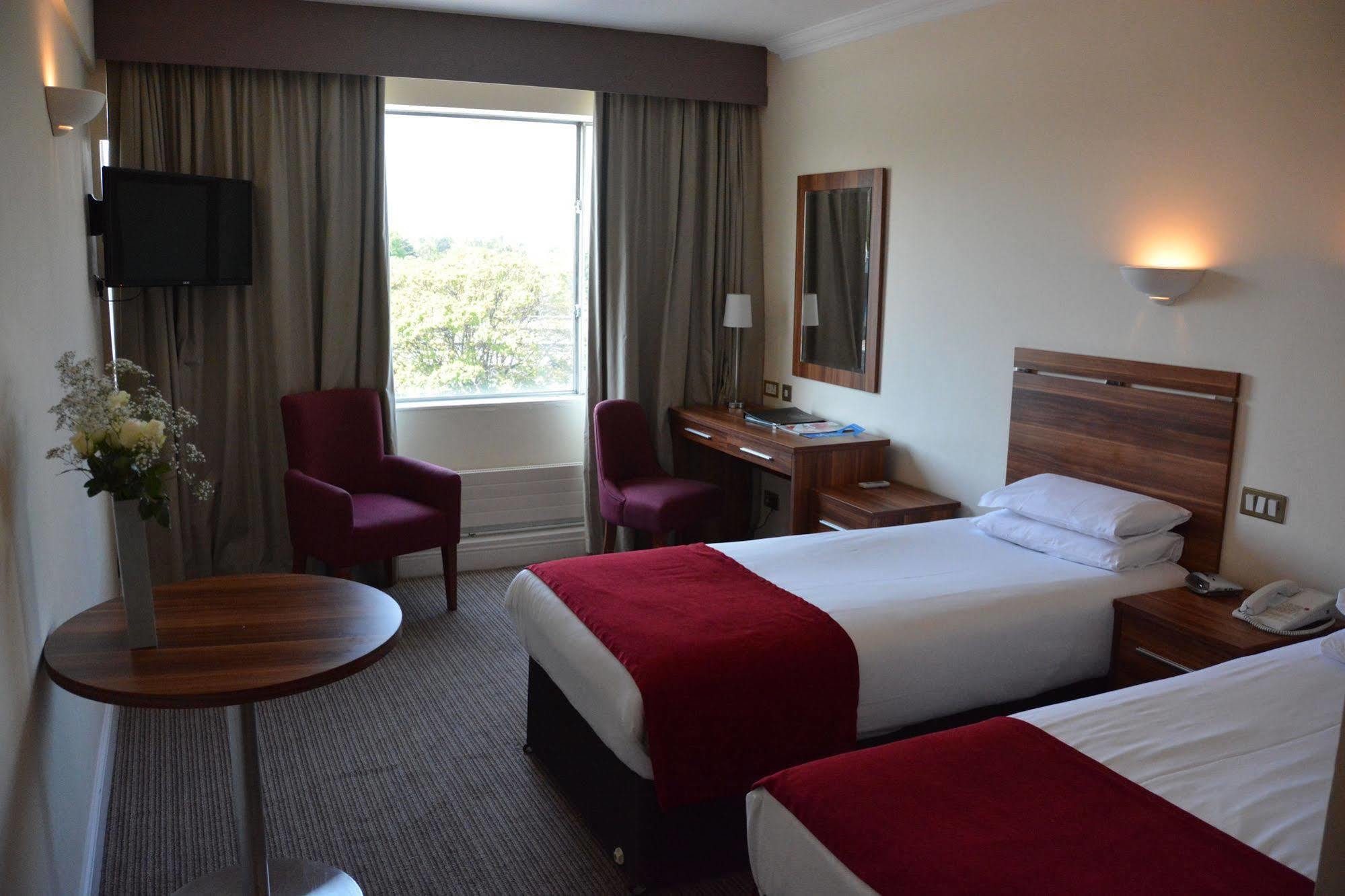 Maldron Hotel Merrion Road Dublin Buitenkant foto